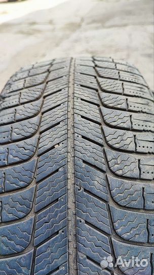 Michelin X-Ice XI3 215/60 R17 96T