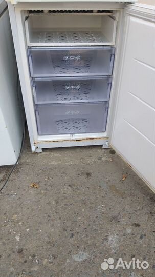 Холодильник Бирюса