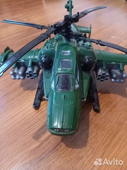 Вертолет военный игрушка