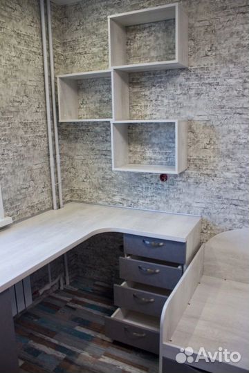 Рабочая зона у окна