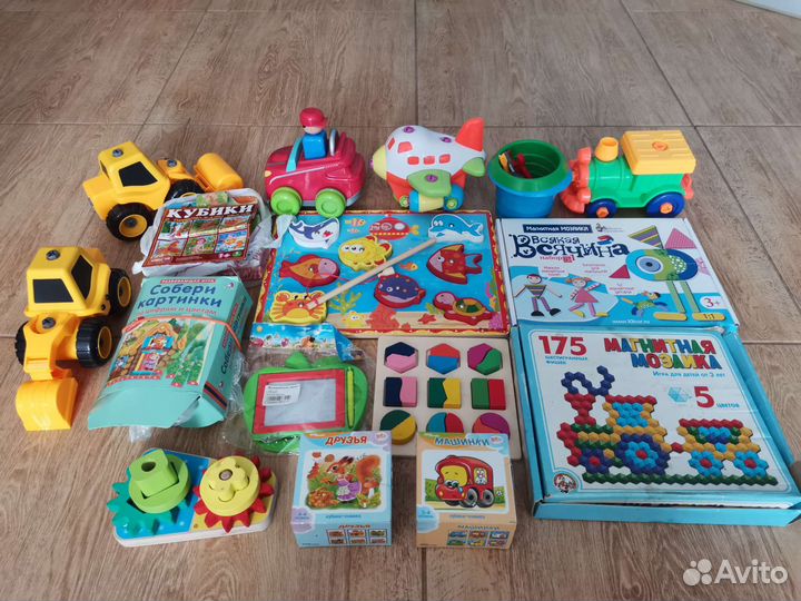Развивающие игрушки, книжки на 1-3 года пакетом
