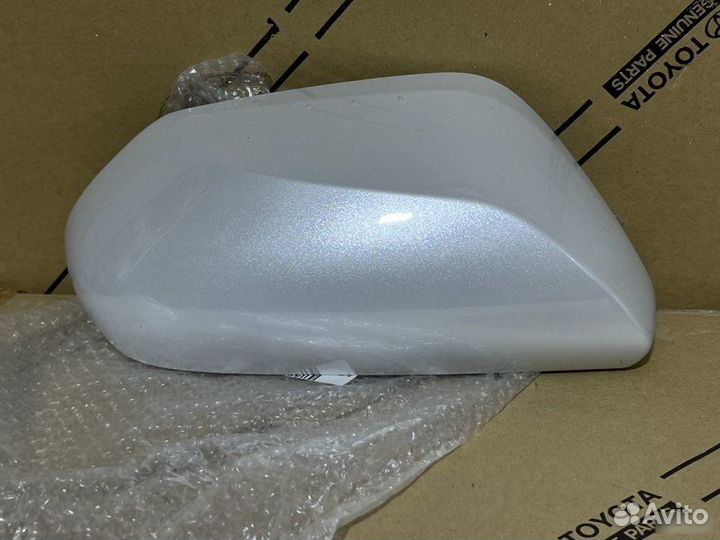 Крышка зеркала правая Toyota Camry V70