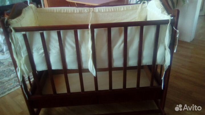 Детская кроватка