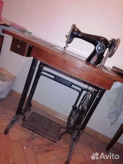 Швейная машина Подольск ножная