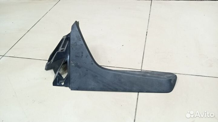Спойлер двери багажника левая часть
