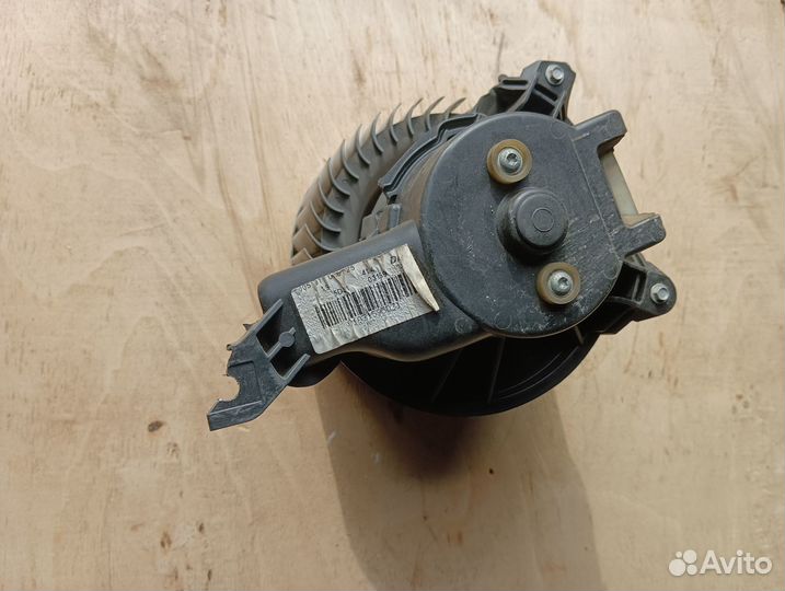 Мотор отопителя opel corsa D