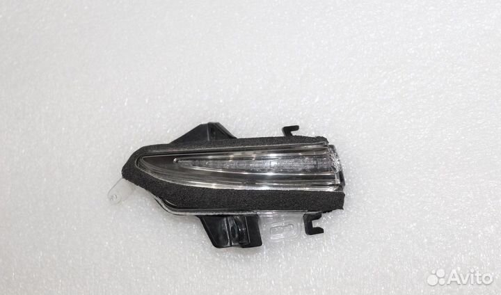 Lexus IS Указатель поворота в правое зеркало 13-20