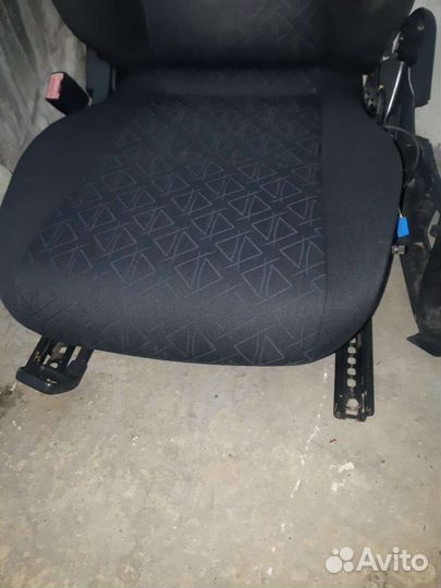 Сиденья Mercedes c 203