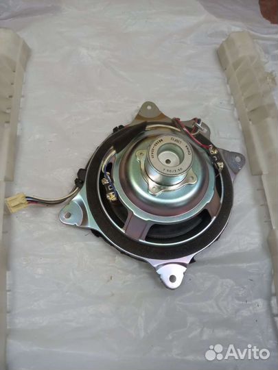 Subwoofer от crown grs180, 06г