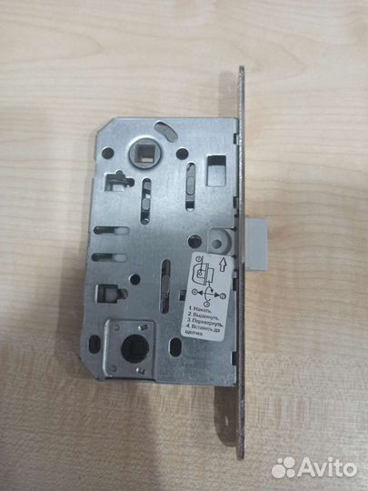 Замок для межкомнатных дверей