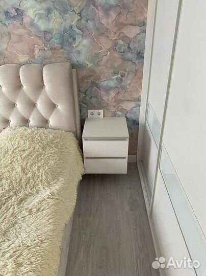 Тумба прикроватная