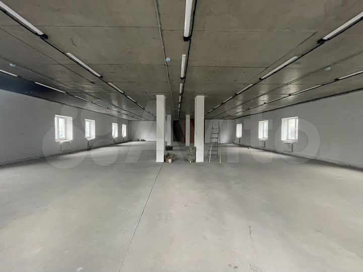 Свободного назначения, 300 м²