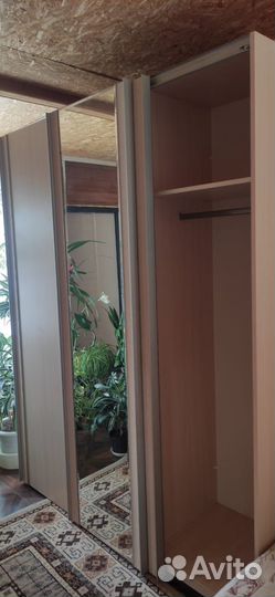 Шкаф-купе 3х створчатый с зеркалом