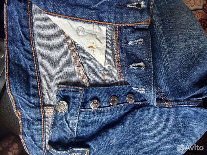 Джинсовые шорты женские Levi's, w27