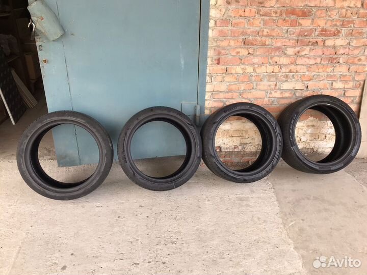 Pirelli P Zero 275/40 R21 и 315/35 R21