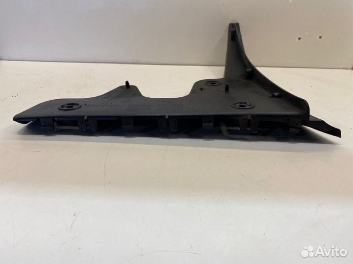 Крепление бампера заднее правое Audi A6 C6 2.0