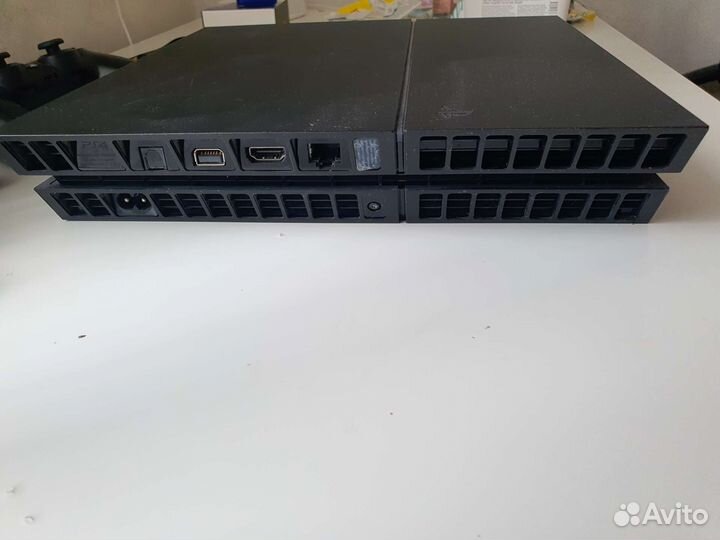 Sony PS4, 3 ревизия,1000Гб 2геймпада оригинал+игра