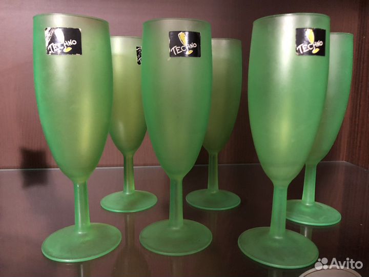 Зеленые фужеры