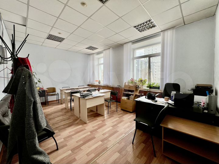 Офисы в аренду: 32.4 м², 32.7 м²