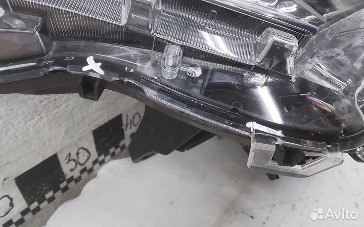 Фара левая Toyota RAV4