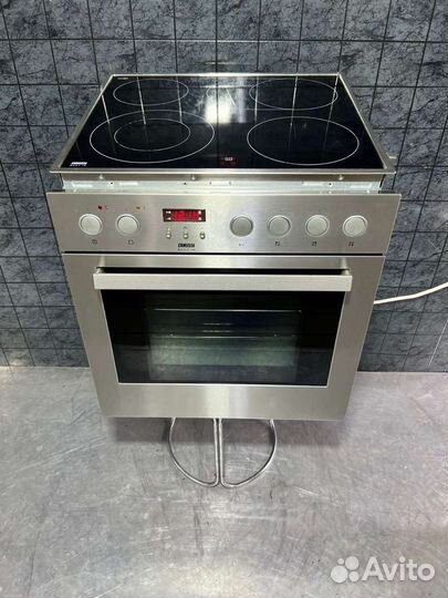 Духовой шкаф+варочная панель zanussi