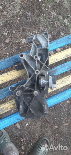 Кроштейн генератора Renault scenic 99-03