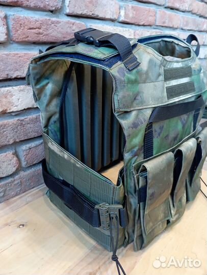 Бронежилет с пластинами в комплекте Мох