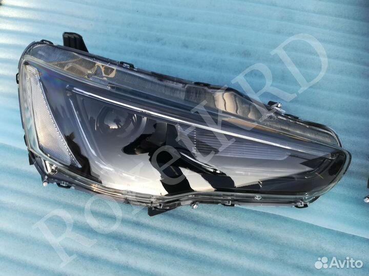Фары Mitsubishi Lancer 10 07-2017 год