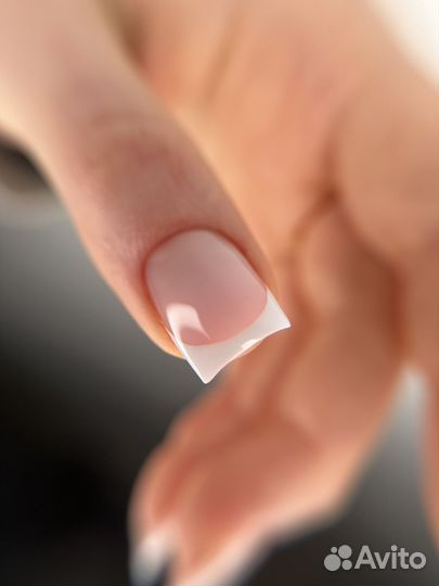 Модель на маникюр