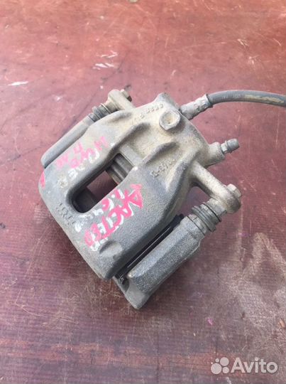 Суппорт передний левый Renault Duster