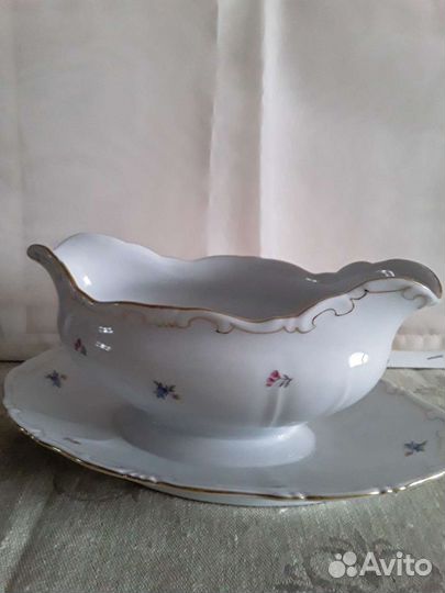 Соусник на подставке от сервиза.Венгрия