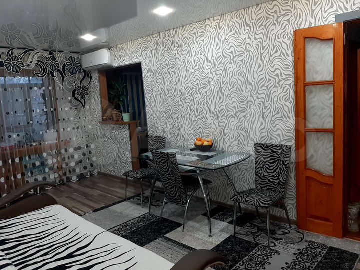 3-к. квартира, 60 м², 2/4 эт.