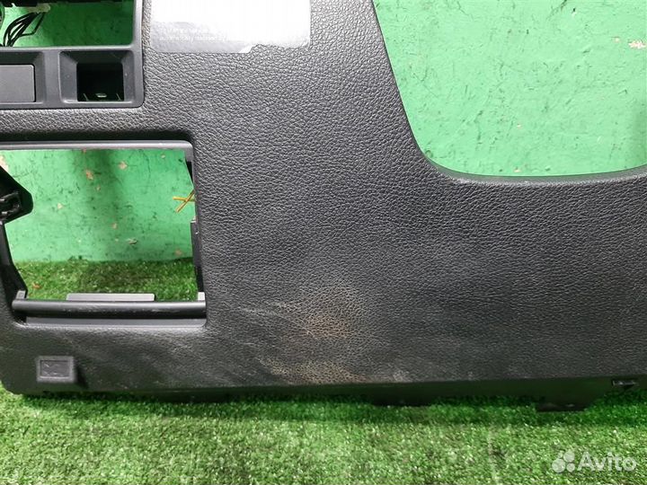 Накладка торпедо подрулевая Subaru Legacy/ Outbac