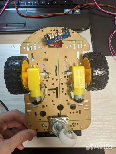 Arduino Uno R3 с трёхколёсной платформой