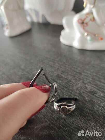 Серебряные серьги камень султанит