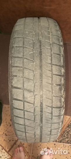 Bridgestone Blizzak Revo GZ 215/65 R16 E