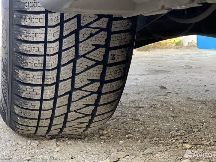 Kumho WinterCraft WS71 235/50 R20