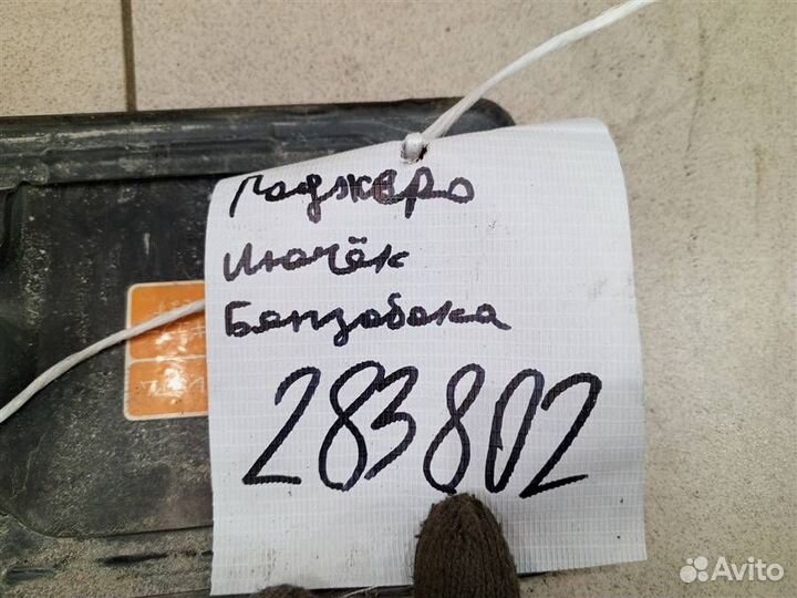 Лючок бензобака Mitsubishi Pajero iO 1998-2007