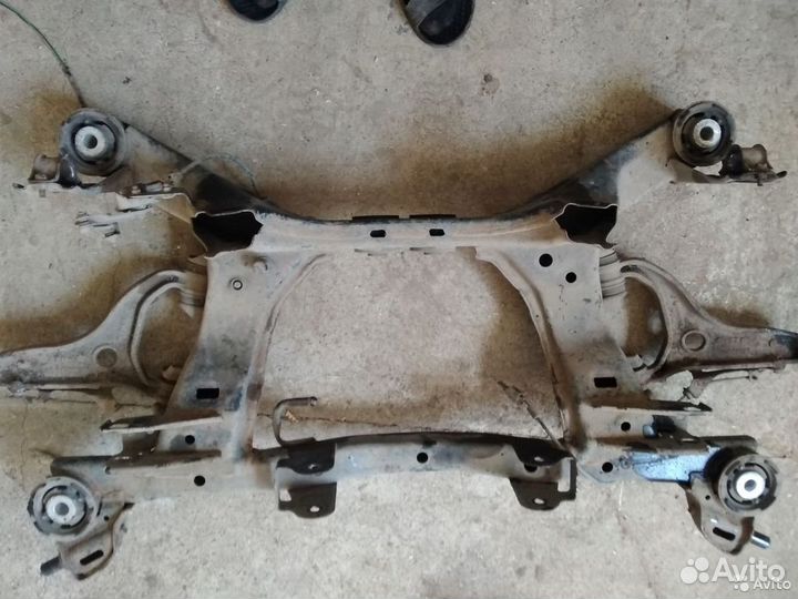 Балка подвески задняя Subaru Forester