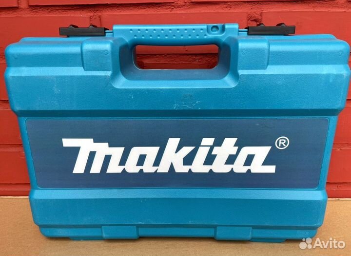 Шуруповерт Makita 36v + набор