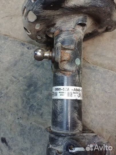 Стойка амортизатора передняя правая Honda Pilot 2