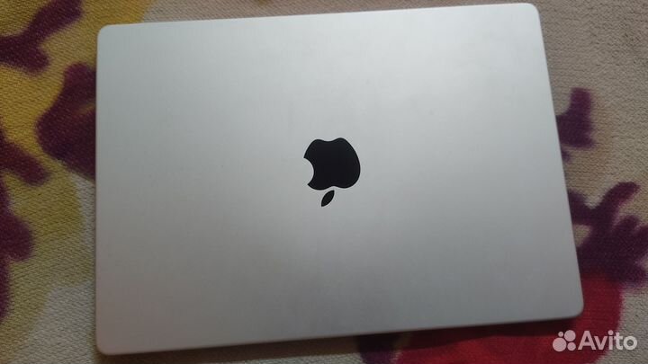 Macbook pro 14 m1 16 512