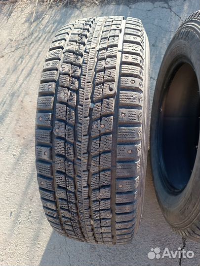 Dunlop SP Winter Ice 01 215/65 R16 102T