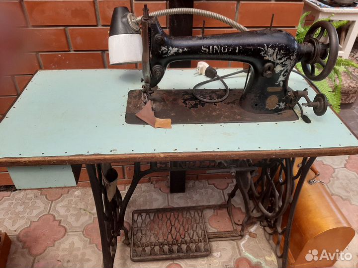 Швейная машина Singer