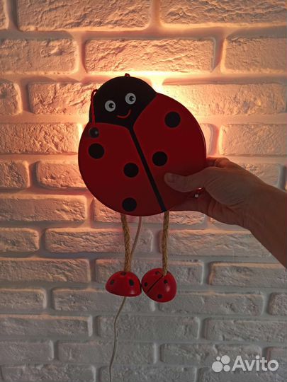 Светильник деревянный