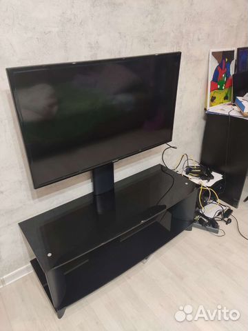 Тумба стеклянная под тв