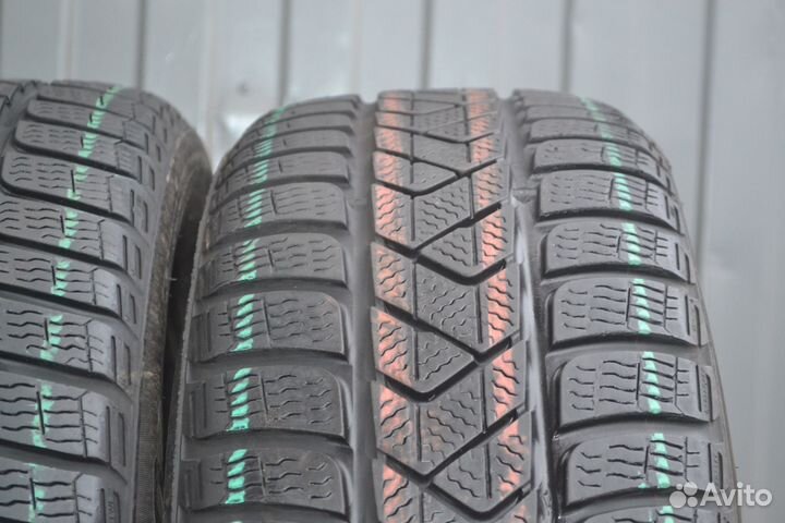 Pirelli Winter Sottozero 3 215/55 R17 94H