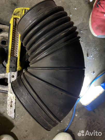 Патрубок воздушного фильтра BMW E32,E34