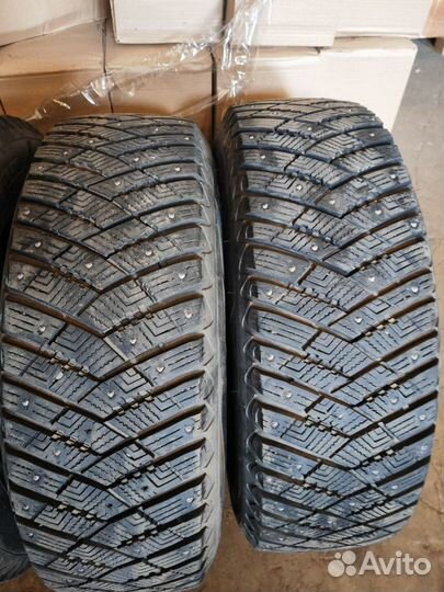 Goodyear UltraGrip Ice Arctic SUV 225/65 R17 102T