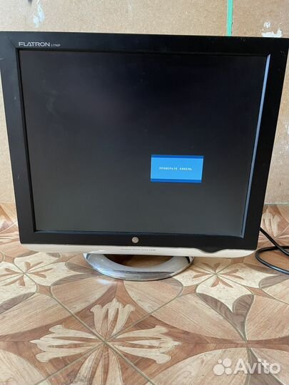 Монитор LG L1740P